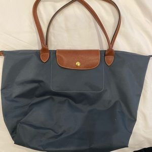 grey longchamp bag
